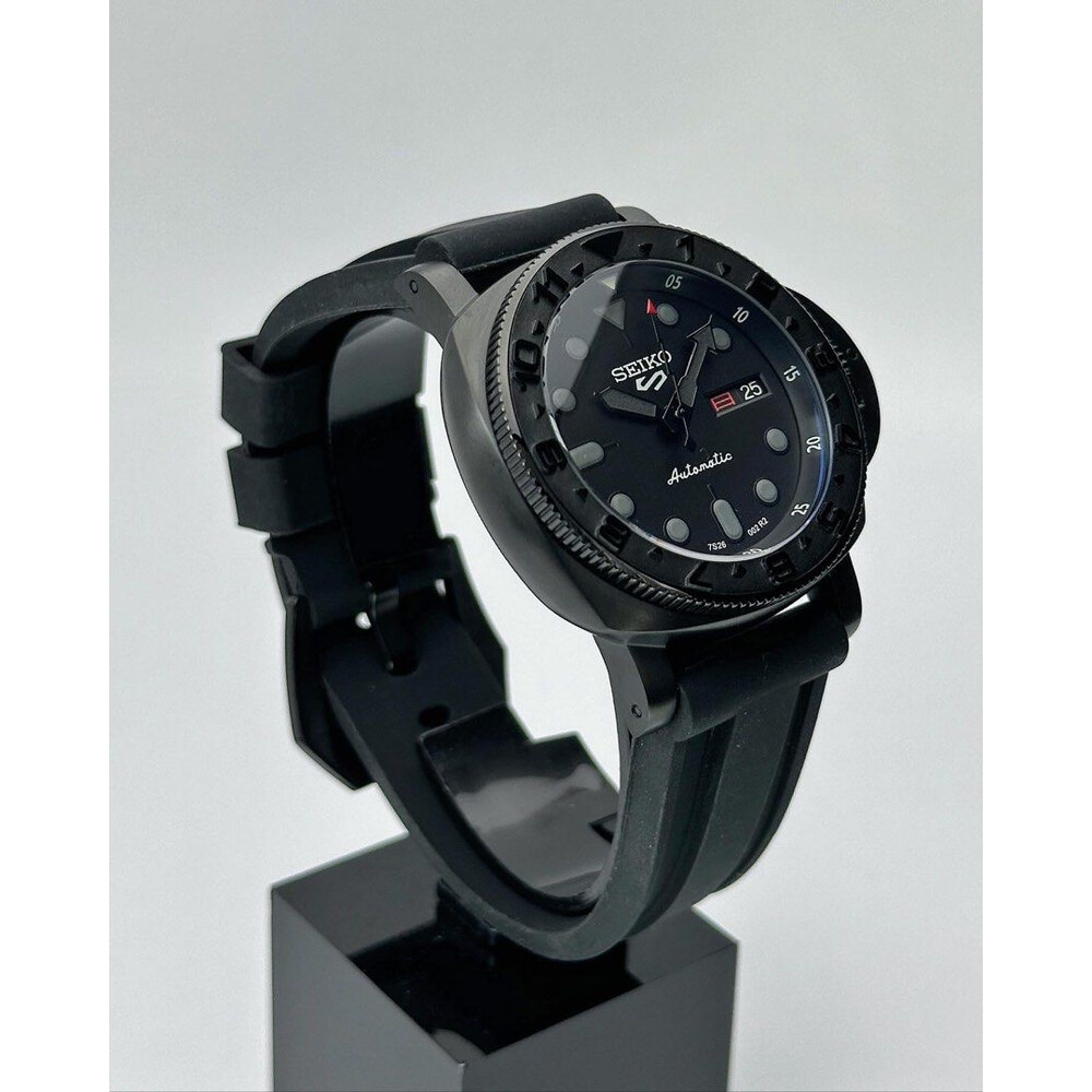 Seiko full black 2025